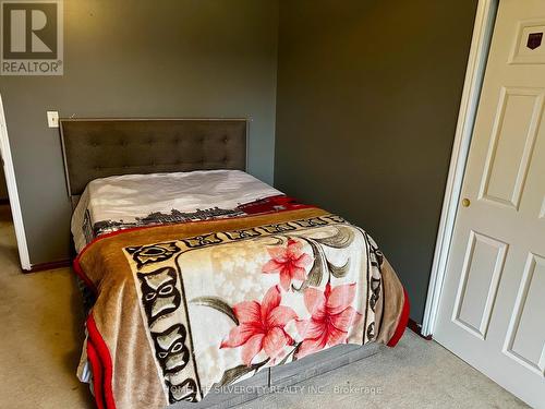 15216 Dixie Road, Caledon, ON - Indoor Photo Showing Bedroom