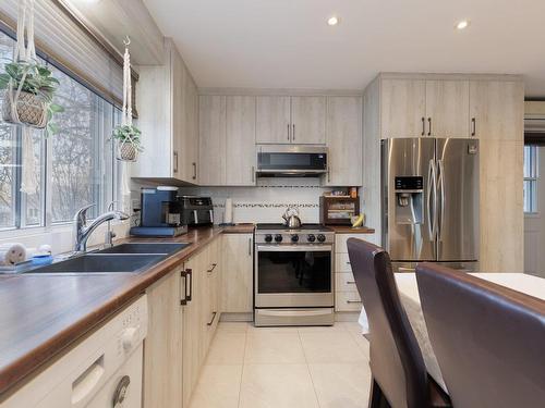 Kitchen - 283  - 287 24E Avenue, L'Île-Perrot, QC - Indoor Photo Showing Kitchen With Double Sink