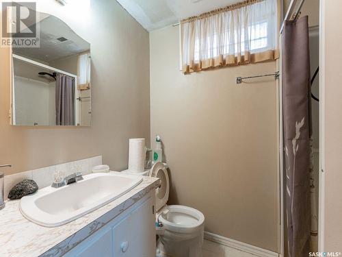 2615 Lacon Street, Regina, SK - Indoor Photo Showing Bathroom