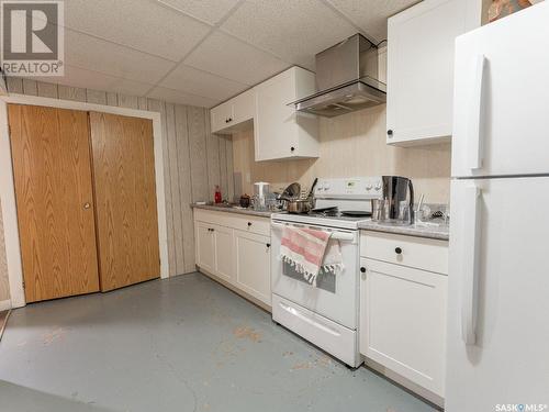 2615 Lacon Street, Regina, SK - Indoor Photo Showing Kitchen