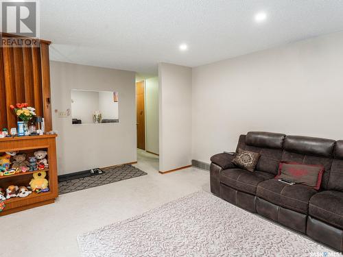 2615 Lacon Street, Regina, SK - Indoor