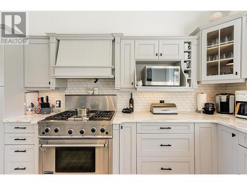 465 Okaview Road, Kelowna, BC - Indoor Photo Showing Kitchen With Upgraded Kitchen