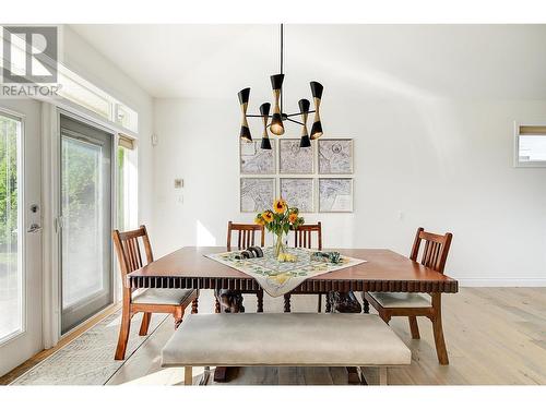 465 Okaview Road, Kelowna, BC - Indoor Photo Showing Dining Room