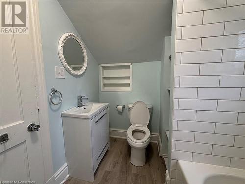 396 Church Street, Cambridge, ON - Indoor Photo Showing Bathroom