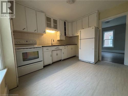 396 Church Street, Cambridge, ON - Indoor Photo Showing Kitchen