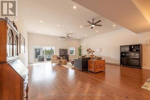 40 King Street W, Cobourg, ON - Indoor Photo Showing Living Room