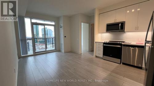 1807 - 4955 Yonge Street, Toronto, ON - Indoor Photo Showing Kitchen