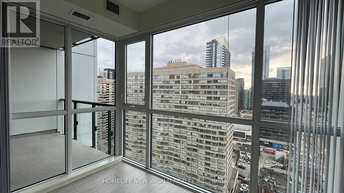 1807 - 4955 Yonge Street, Toronto, ON - Indoor Photo Showing Other Room