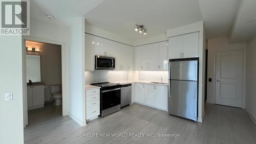 1807 - 4955 Yonge Street, Toronto, ON - Indoor Photo Showing Kitchen