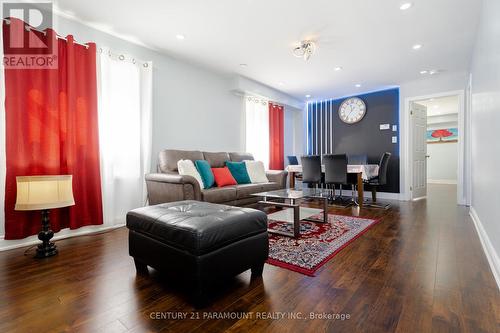 42 Four Seasons Circle, Brampton, ON - Indoor Photo Showing Living Room