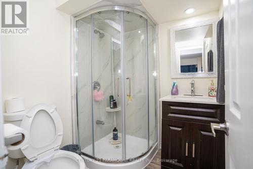 42 Four Seasons Circle, Brampton, ON - Indoor Photo Showing Bathroom