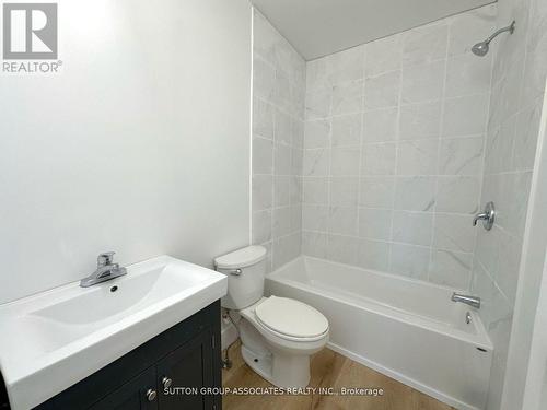 4 - 1630 Weston Road, Toronto, ON - Indoor Photo Showing Bathroom