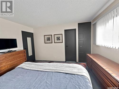 120 Hayes Drive, Swift Current, SK - Indoor Photo Showing Bedroom