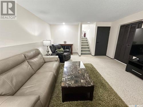 120 Hayes Drive, Swift Current, SK - Indoor Photo Showing Living Room