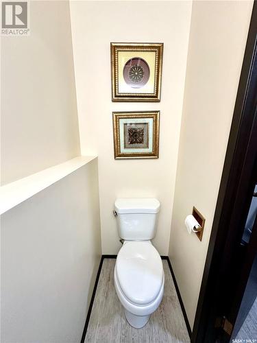 120 Hayes Drive, Swift Current, SK - Indoor Photo Showing Bathroom