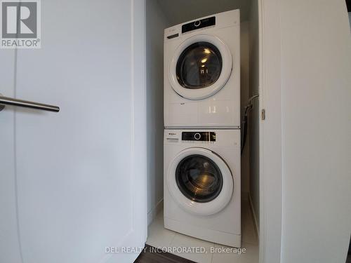 1115 - 585 Bloor Street E, Toronto, ON - Indoor Photo Showing Laundry Room