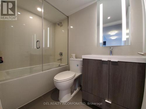 1115 - 585 Bloor Street E, Toronto, ON - Indoor Photo Showing Bathroom