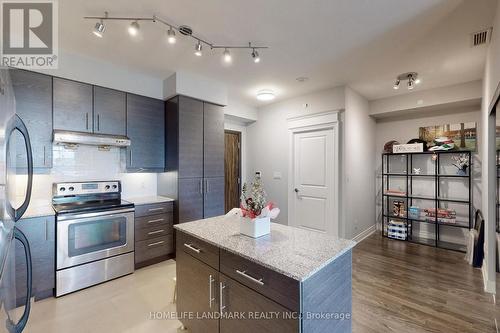 810 - 325 South Park Road, Markham, ON - Indoor Photo Showing Kitchen With Upgraded Kitchen