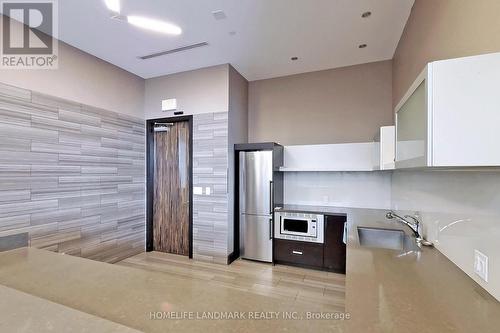 810 - 325 South Park Road, Markham, ON - Indoor