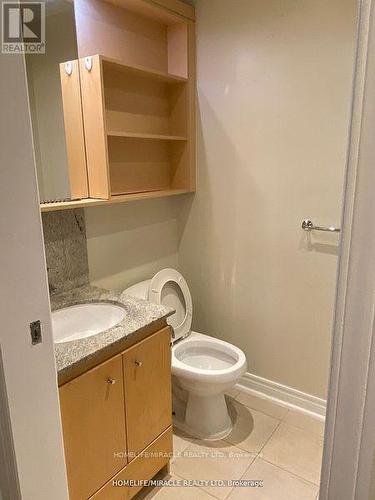 2307 - 3504 Hurontario Street, Mississauga, ON - Indoor Photo Showing Bathroom