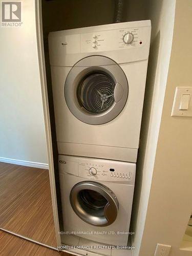 2307 - 3504 Hurontario Street, Mississauga, ON - Indoor Photo Showing Laundry Room