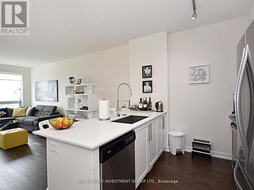 3808 - 510 Curran Place, Mississauga, ON - Indoor Photo Showing Kitchen