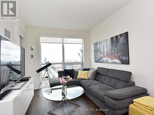 3808 - 510 Curran Place, Mississauga, ON - Indoor Photo Showing Living Room