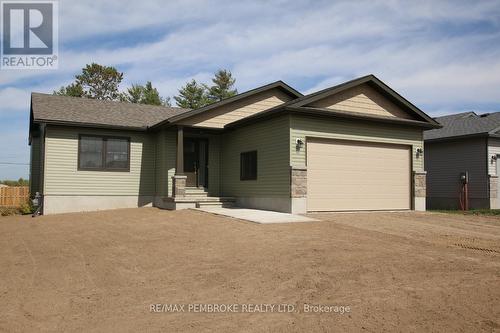 14 Durant Street, Petawawa, ON - Outdoor