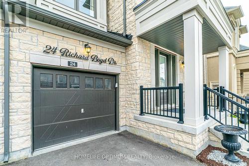 24 Richard Boyd Drive, East Gwillimbury, ON - Outdoor