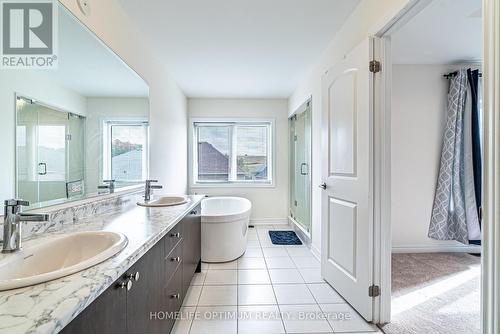 24 Richard Boyd Drive, East Gwillimbury, ON - Indoor Photo Showing Bathroom