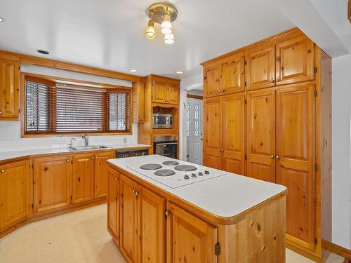 Cuisine - 866 Ch. De Ste-Anne-Des-Lacs, Sainte-Anne-Des-Lacs, QC - Indoor Photo Showing Kitchen