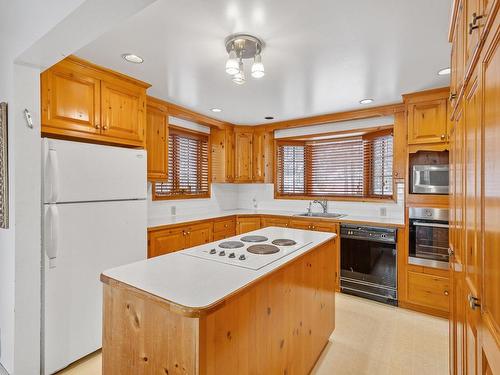 Cuisine - 866 Ch. De Ste-Anne-Des-Lacs, Sainte-Anne-Des-Lacs, QC - Indoor Photo Showing Kitchen