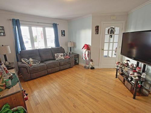 Salon - 804 Place Céleste, Saint-Lin/Laurentides, QC - Indoor Photo Showing Living Room