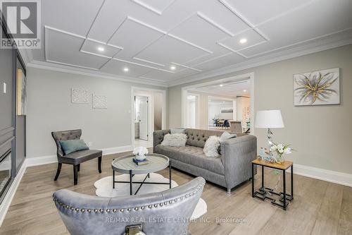 16 Bridgend Court S, Vaughan, ON - Indoor Photo Showing Living Room