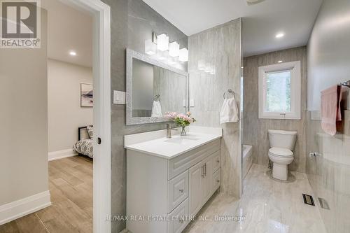 16 Bridgend Court S, Vaughan, ON - Indoor Photo Showing Bathroom