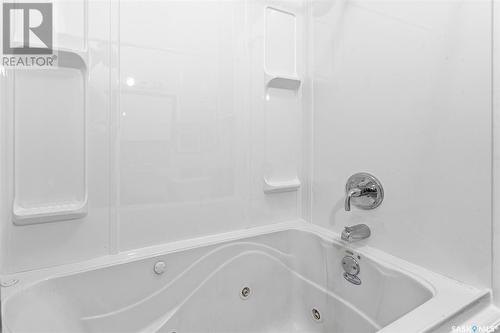 310 Grandview Street Sw, Moose Jaw, SK - Indoor Photo Showing Bathroom