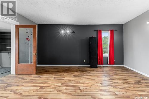 310 Grandview Street Sw, Moose Jaw, SK - Indoor Photo Showing Other Room