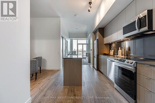 Bo411 - 133 Bronte Road, Oakville, ON - Indoor Photo Showing Kitchen