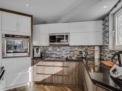 Kitchen - 1000 Rue Des Tournesols, Sainte-Adèle, QC - Indoor Photo Showing Kitchen With Upgraded Kitchen