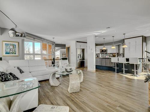 Living room - 1000 Rue Des Tournesols, Sainte-Adèle, QC - Indoor Photo Showing Living Room