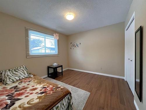 185 Market Street, Thunder Bay, ON - Indoor Photo Showing Bedroom