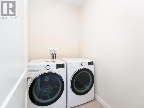 215 Witch Hazel Drive, Whitehorse, YT - Indoor Photo Showing Laundry Room