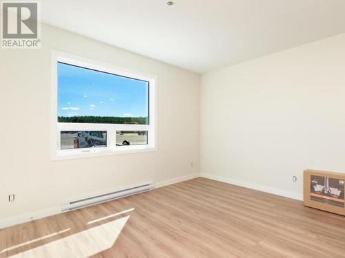 215 Witch Hazel Drive, Whitehorse, YT - Indoor Photo Showing Other Room