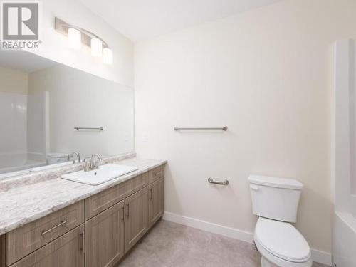 215 Witch Hazel Drive, Whitehorse, YT - Indoor Photo Showing Bathroom