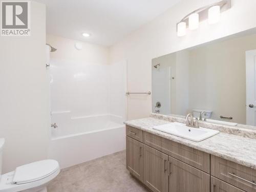 215 Witch Hazel Drive, Whitehorse, YT - Indoor Photo Showing Bathroom