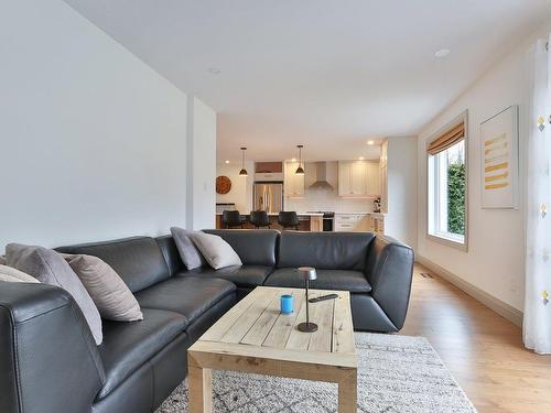 Living room - 175 Rue Maxime, Saint-Jean-Sur-Richelieu, QC - Indoor Photo Showing Living Room