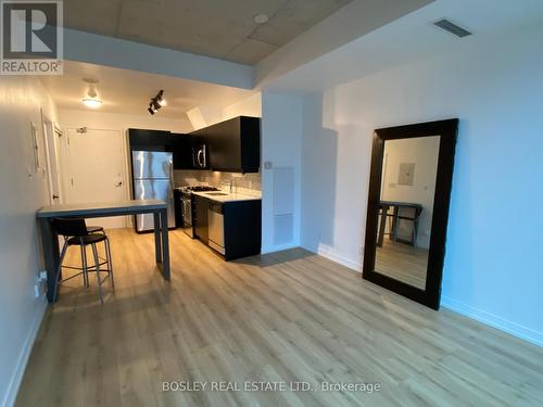 904 - 127 Queen Street E, Toronto, ON - Indoor Photo Showing Kitchen