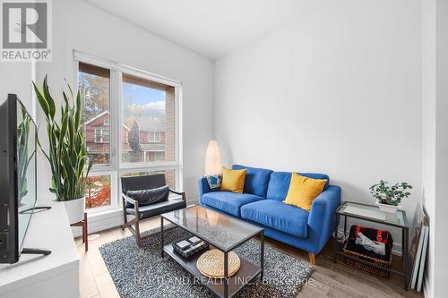 32 Perth Avenue, Toronto, ON - Indoor Photo Showing Living Room