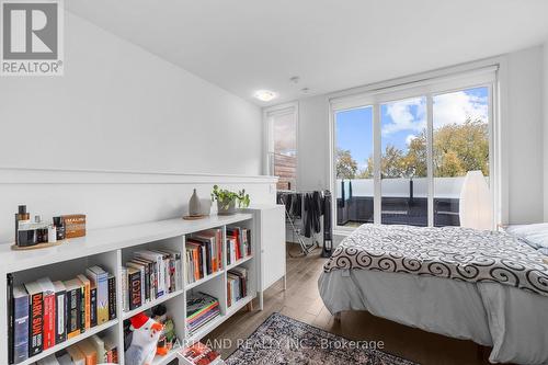 32 Perth Avenue, Toronto, ON - Indoor Photo Showing Bedroom