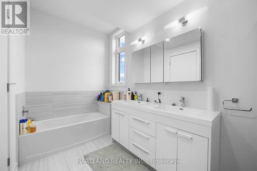 32 Perth Avenue, Toronto, ON - Indoor Photo Showing Bathroom